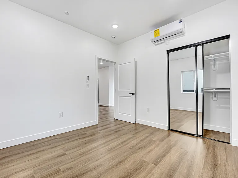 5346-5350 Oakland St — Photo 50