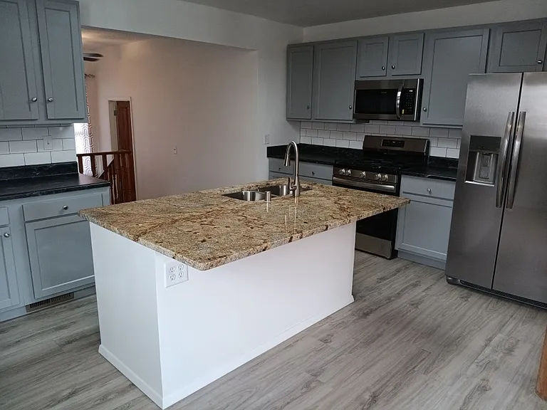 2719 Santa Cruz Ave SE — Photo 4