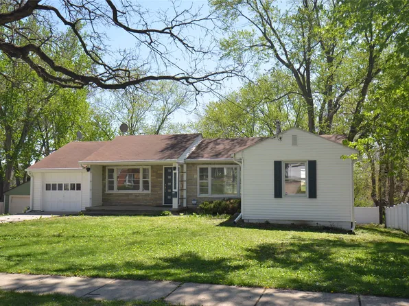 6128 Pleasant Dr, Des Moines, IA 50312