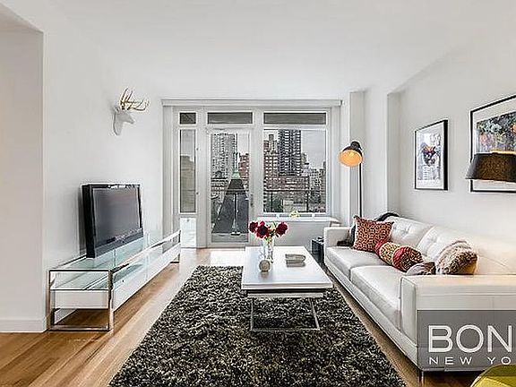 3rd image of 501 E 74th St APT 12E