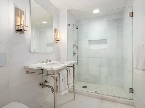 860 Park Avenue image 19 of 22