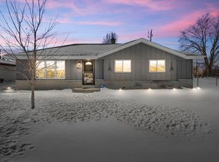 6169 S 38th St, Greenfield, WI 53221