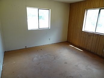 5th image of 20910 Hoehn Ave