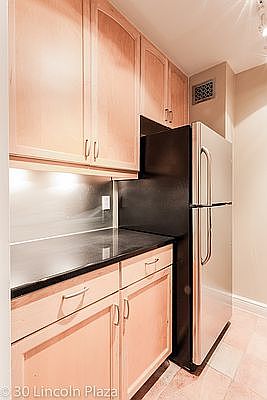 5th image of 30 W 63rd St APT 7G