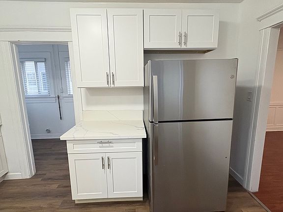 4th image of 120 S Catalina St #1/2