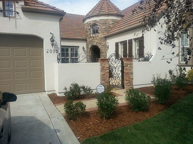 1st image of 2095 Domaine Ct