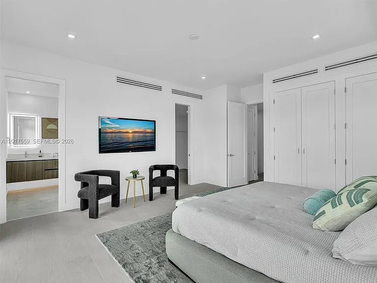 4640 SW 32nd Ave #D1 — Photo 43