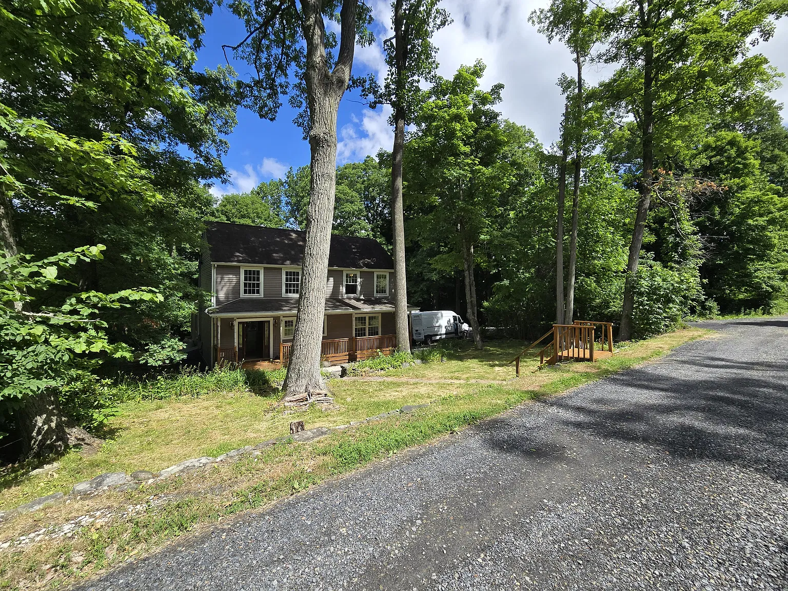 4 bed, 2.5 bath, 1990 sqft, $2,975 — Photo 2