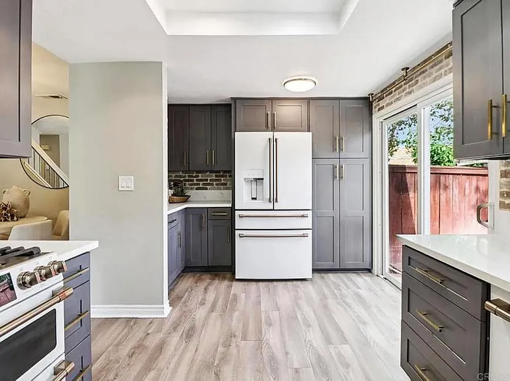 3 bed, 2.5 bath, 1554 sqft, $5,000 — Photo 3