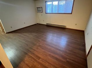 212 N State St APT 5, Aberdeen, SD 57401