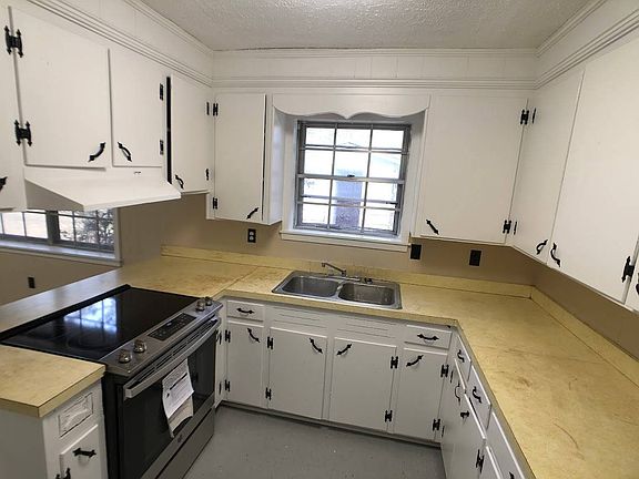 4th image of 613 W Jefferson St