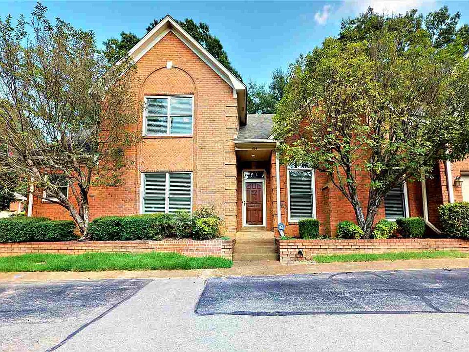 1st image of 694 Magnolia Manor Cir