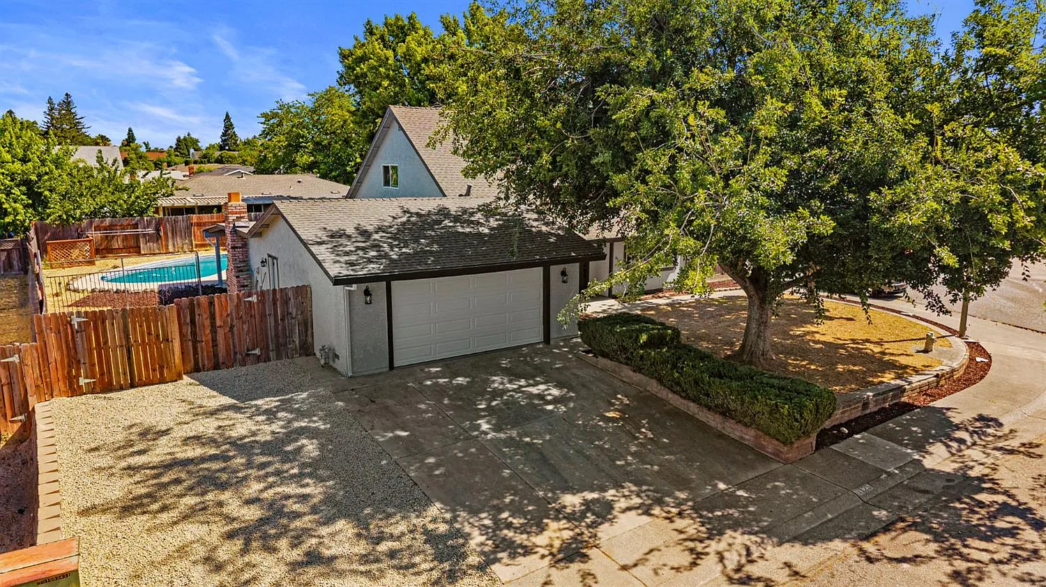 6125 Ledgewood Way photo 1