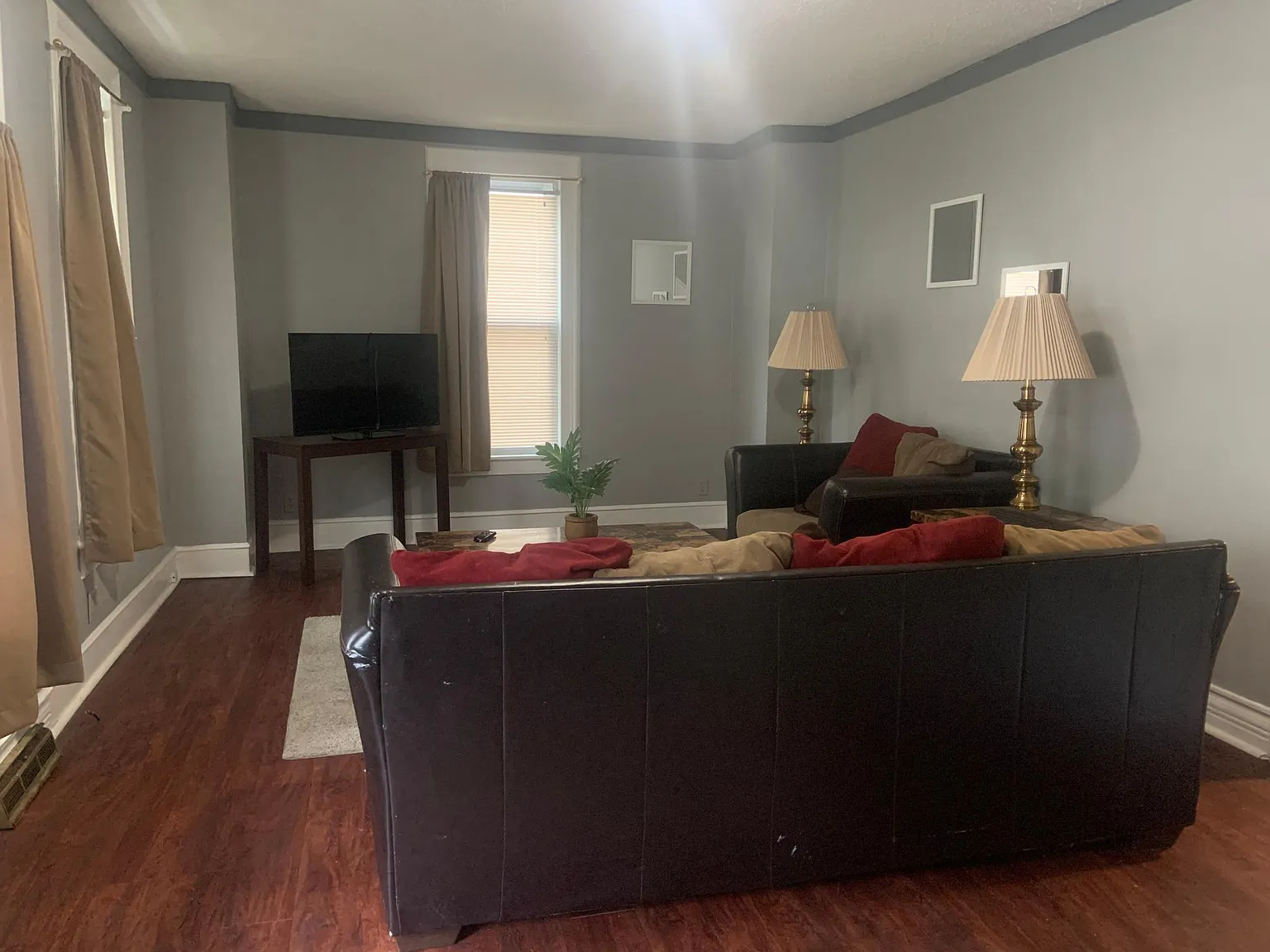 3 bed, 1156 sqft, $2,085 — Photo 4