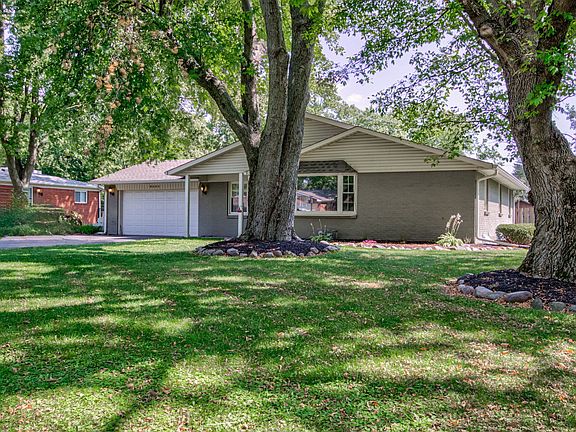 3rd image of 8005 Wallingwood Dr