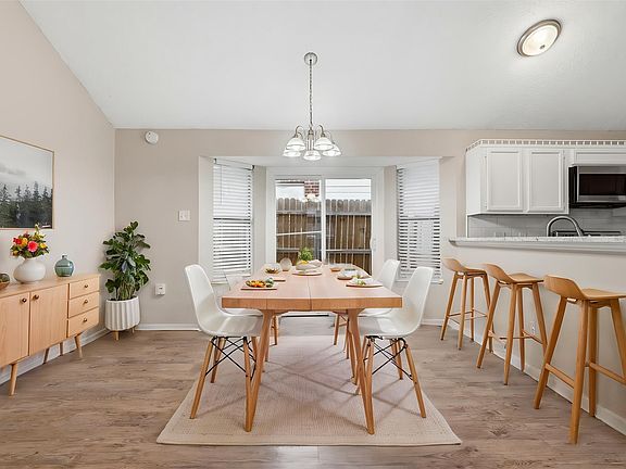 3rd image of 5343 Waterford Dr