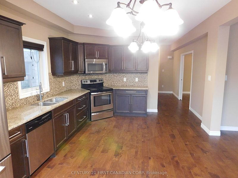 London House for rent - 6 Bedrooms — photo 6