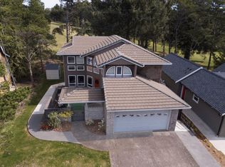 822 Lakeview Dr, Manzanita, OR