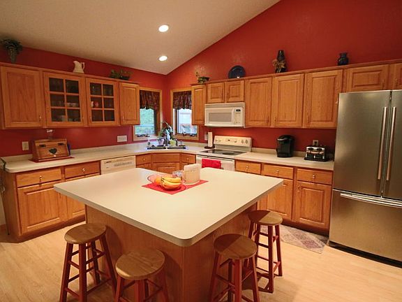 3rd image of 5897 Parkwood Ct