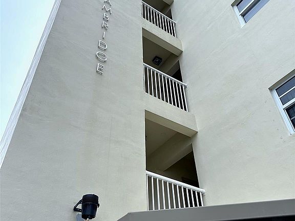 4th image of 2900 NE 33rd Court #204