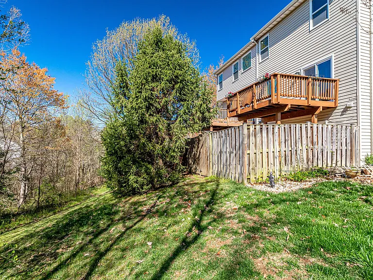 6412 Warren Point Ct — Photo 32