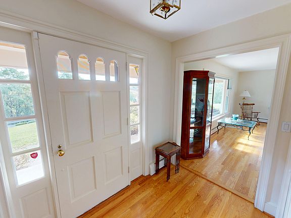 5th image of 33 Hoover Rd