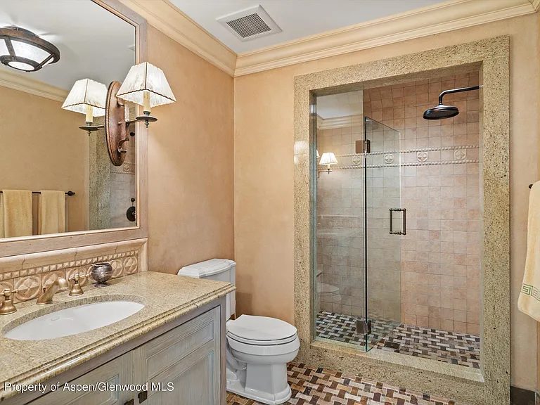 200 Jalanda Ln — Photo 34