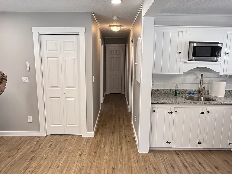 190 Shaker Rd — Photo 5