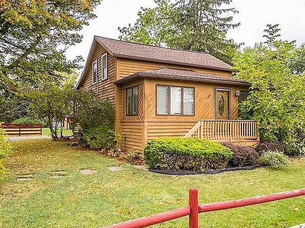586 Plank Rd, Webster, NY 14580