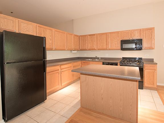 4th image of 1000 E 53rd St Unit 315
