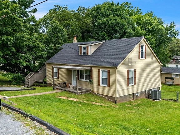 2nd image of 512 Balsam Dr