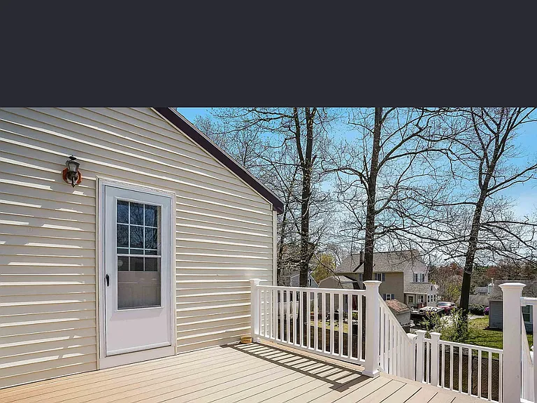133 Mapleton Rd — Photo 8