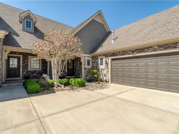 14749 Meadow Ln, Leawood, KS 66224