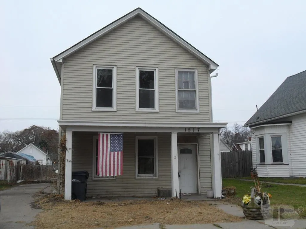 1517 Thul St photo 1