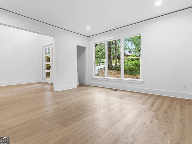 3196 Towerview Dr NE — Photo 49