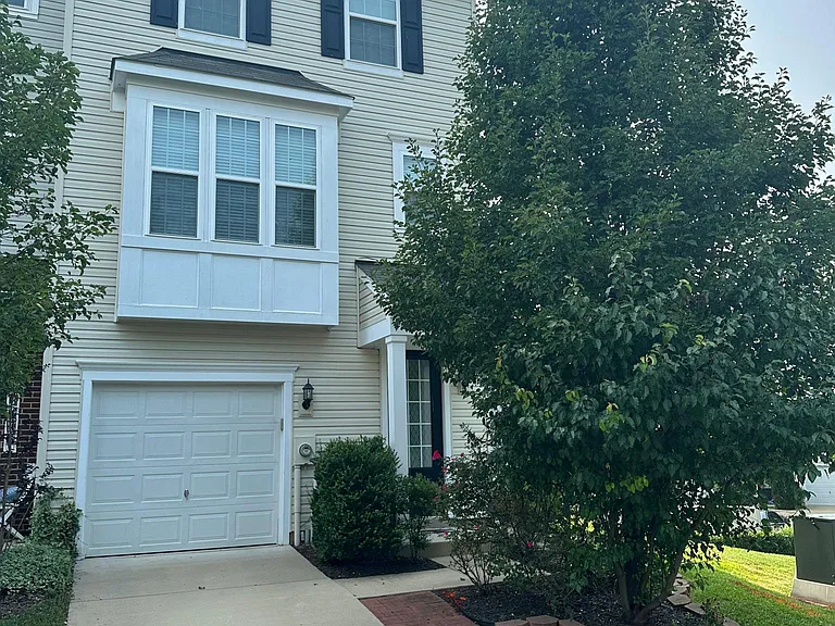 23181 Mountain Laurel Ln — Photo 1
