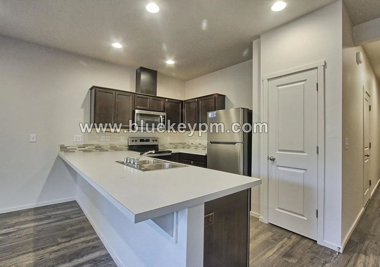 3 Bed, 2.5 Baths Home in East Vancouver at NE 18th Street / NE 112th Ave. — Photo 4
