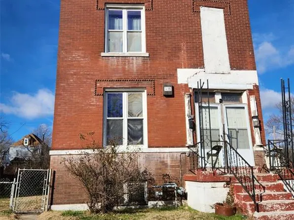 1441 Temple Pl, Saint Louis, MO 63112