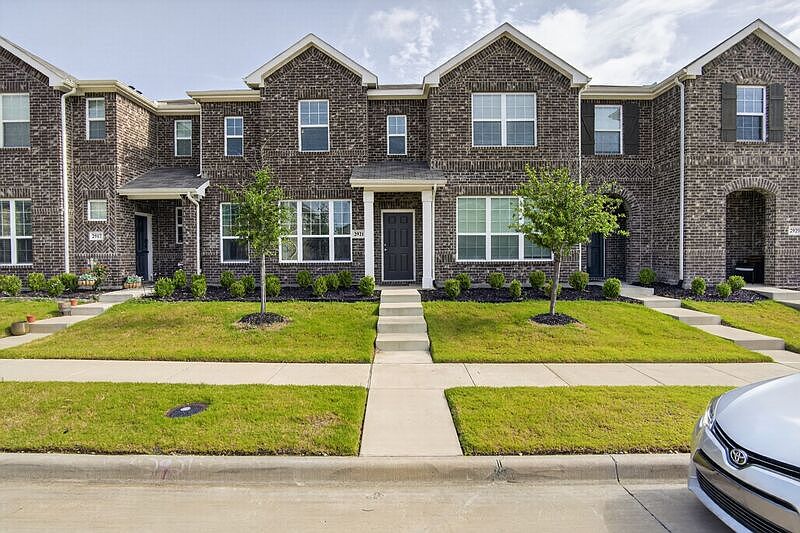 1st image of 2921 Mare Dr