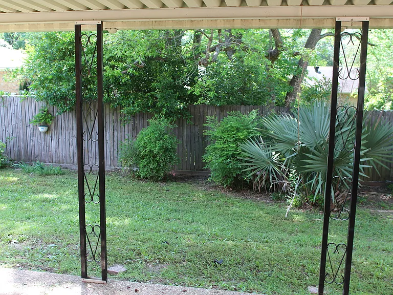3012 Tower Dr — Photo 23