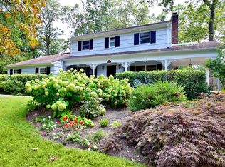 20 University Dr, East Setauket, NY 11733