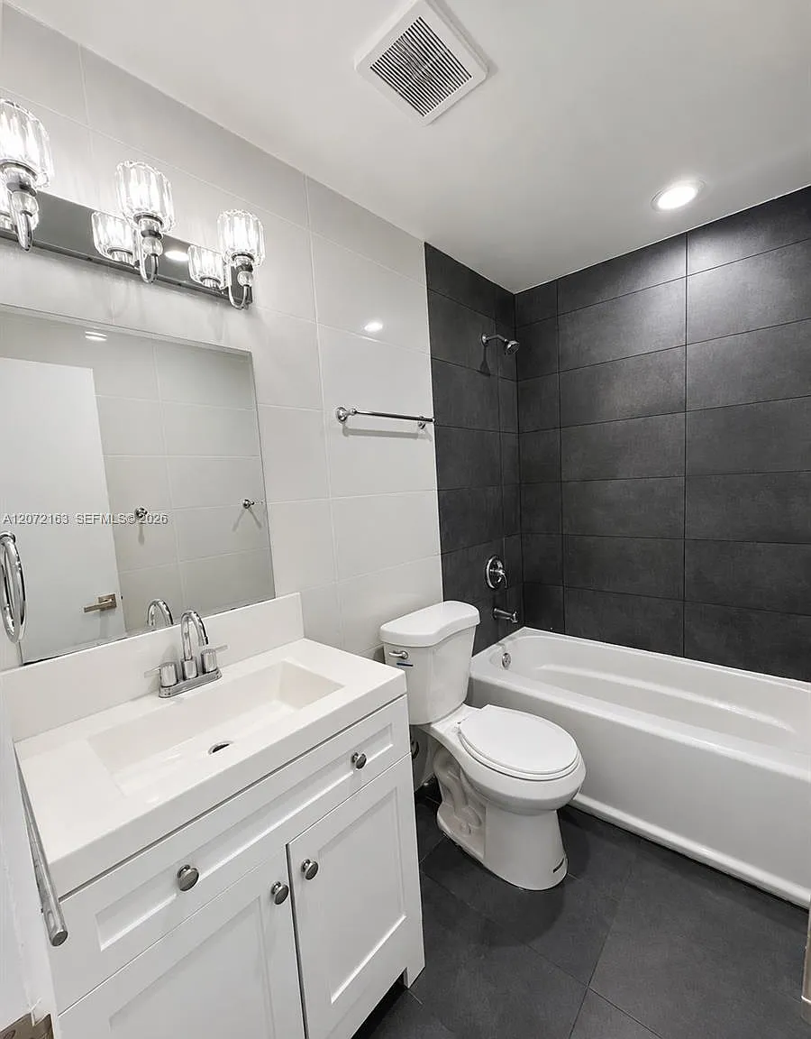 4 bed, 1700 sqft, $3,400 — Photo 3