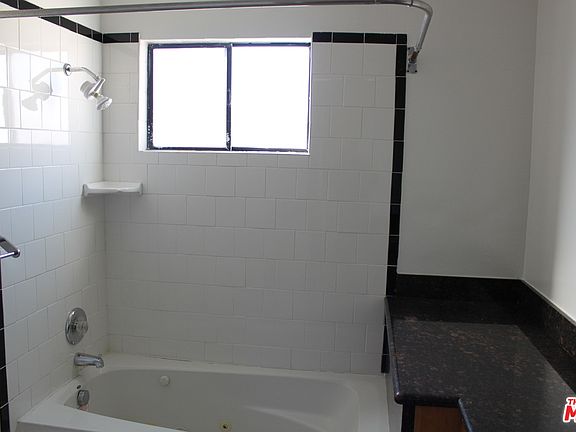 4th image of 1043 N Curson Ave APT 9
