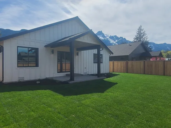 1170 Darrington Street, Darrington, WA 98241