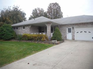 671 Robinson Rd, Campbell, OH 44405