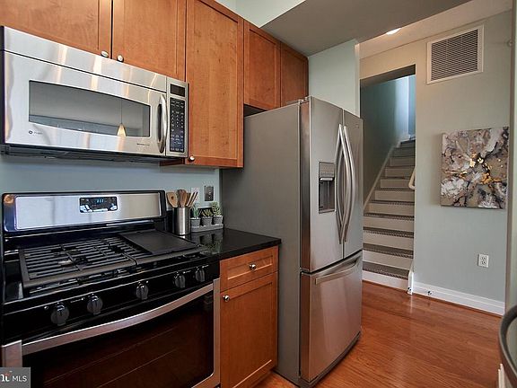 Brand new gas range and 2-year old fridge
