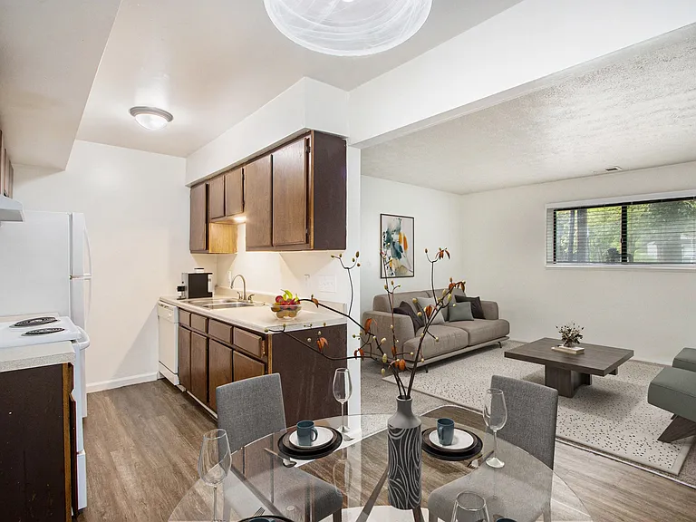 Briarwood Apartments — Photo 1