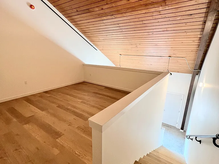 Mission Briar Apartments — Photo 11