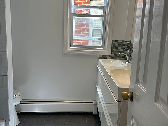 3rd image of 50 Belmont Ave APT 2