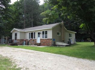 9611 Tamarack St, Manistique, MI 49854